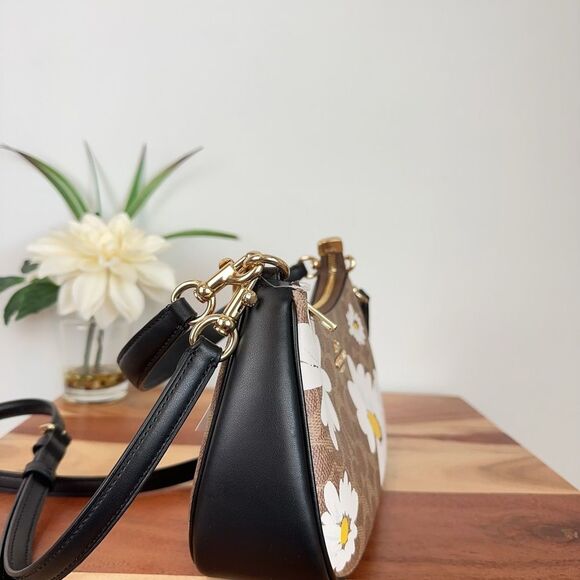 NWT Coach Teri Shoulder‎ Bag In Signature Canvas With Floral Print - Picture 3 of 10